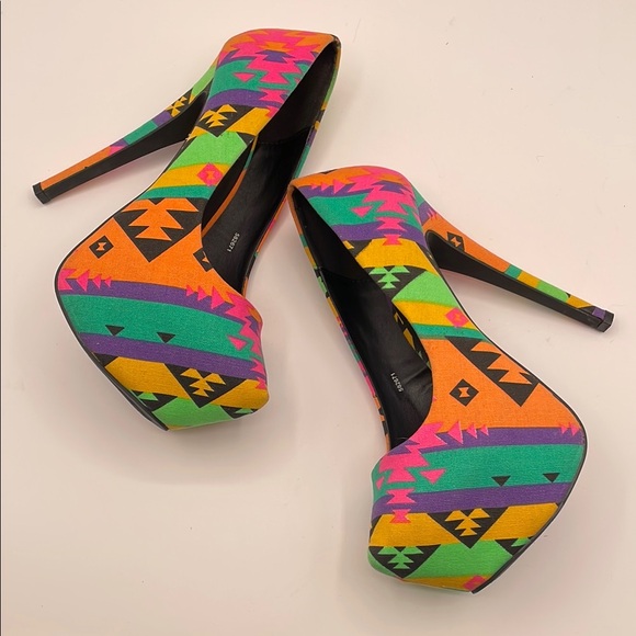 Aztec Print Platform High Heels Shoes Charlotte Russe Size 8 Colorful Canvas - Picture 11 of 15